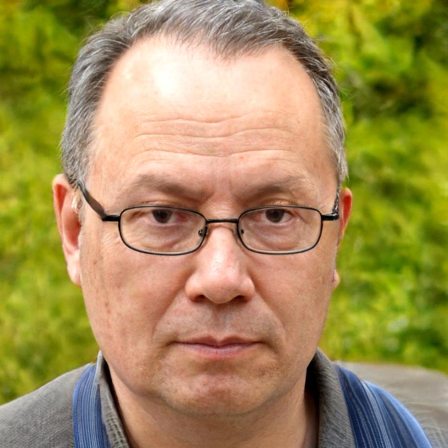 Portrait de Cyprien Deschamps, expert en outils de suivi financier